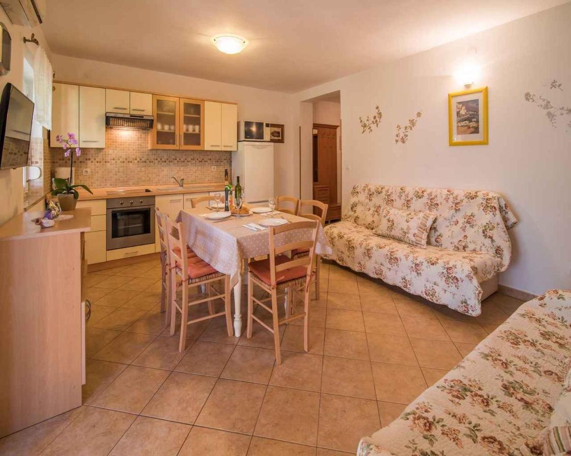 Apartments In Vrbnik/Insel Krk 13597 Dış mekan fotoğraf