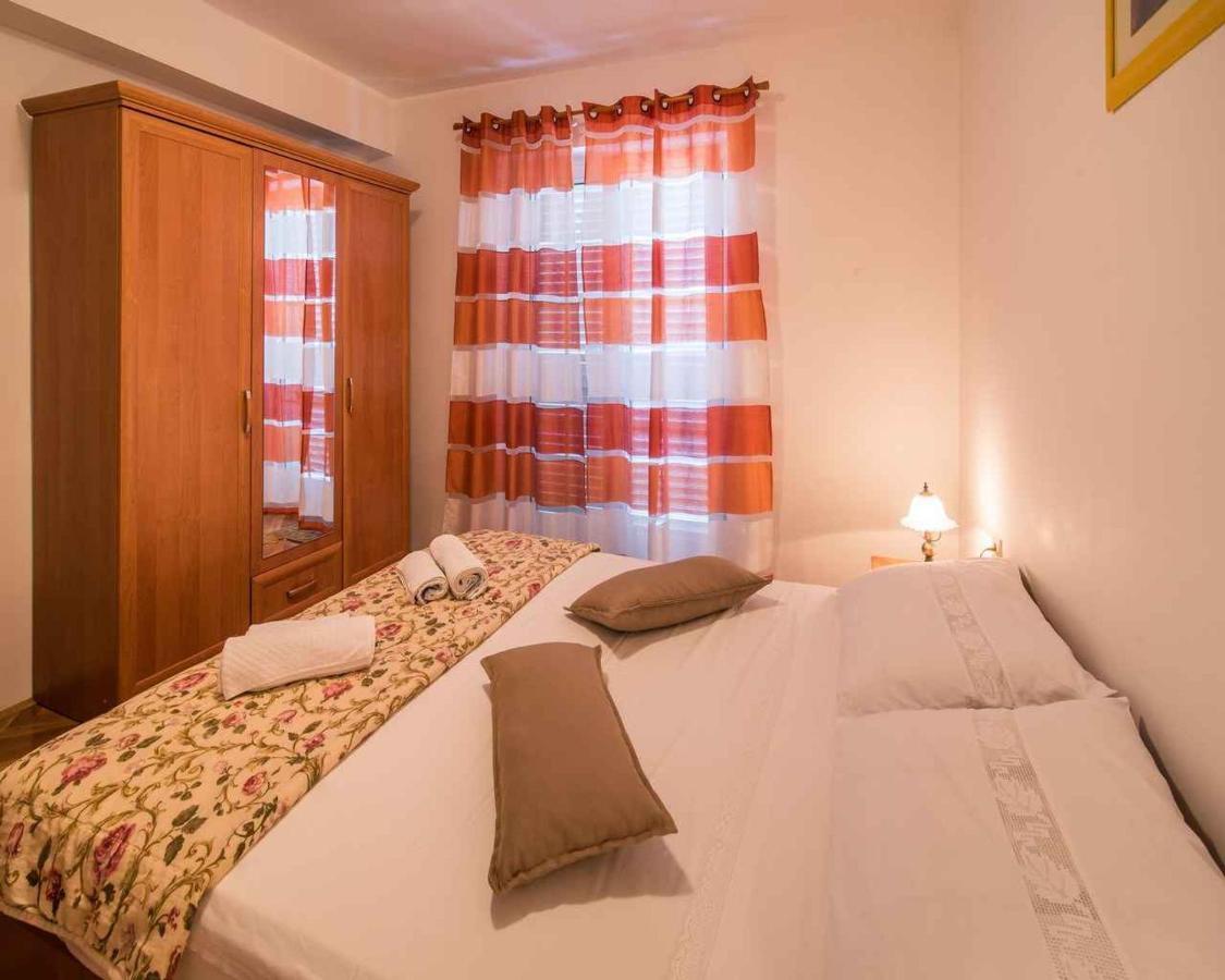 Apartments In Vrbnik/Insel Krk 13597 Dış mekan fotoğraf
